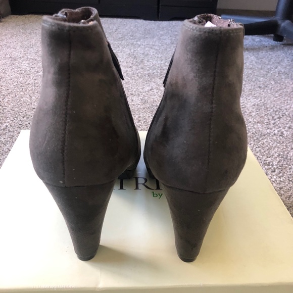 New in box! Patrizia pastora booties - Picture 3 of 5